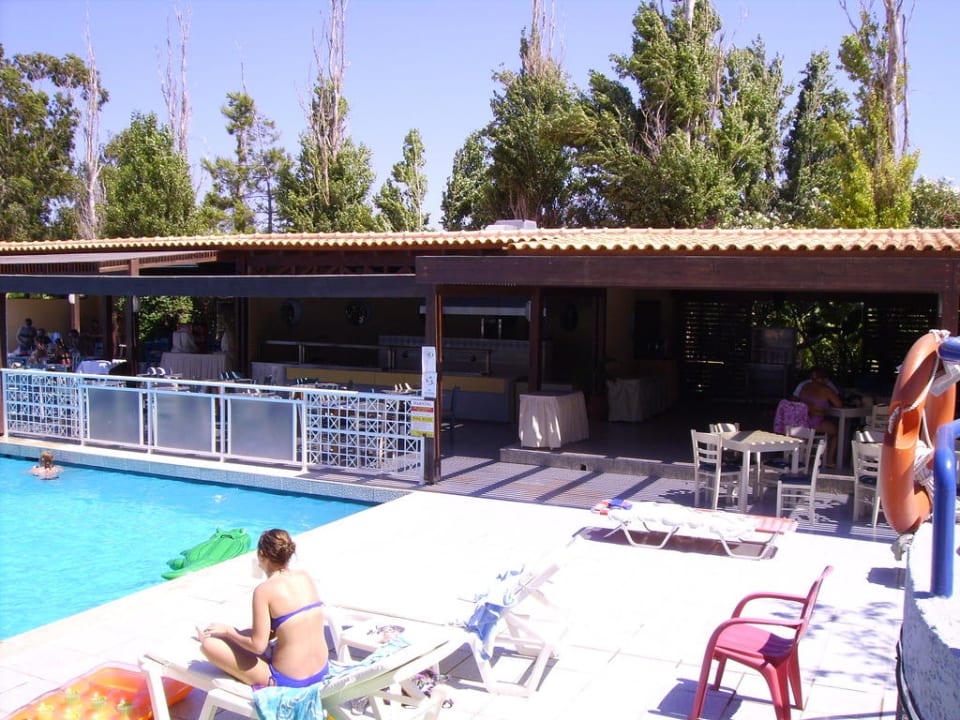 Das Aussenrestaurant Hotel Golden Odyssey