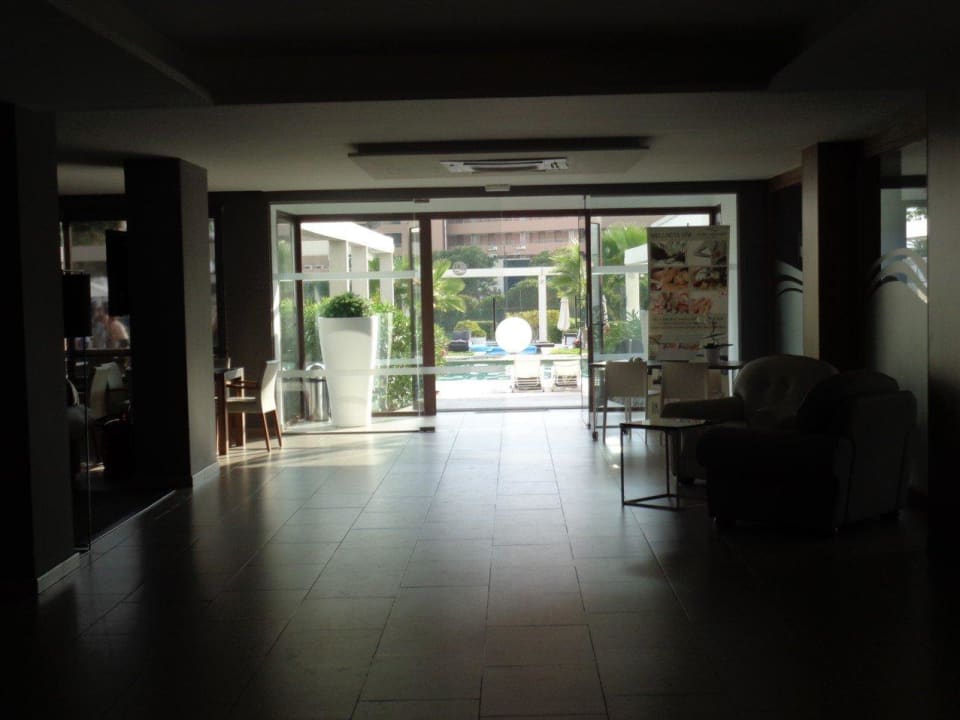 Blick zum Pool BG Hotel Caballero