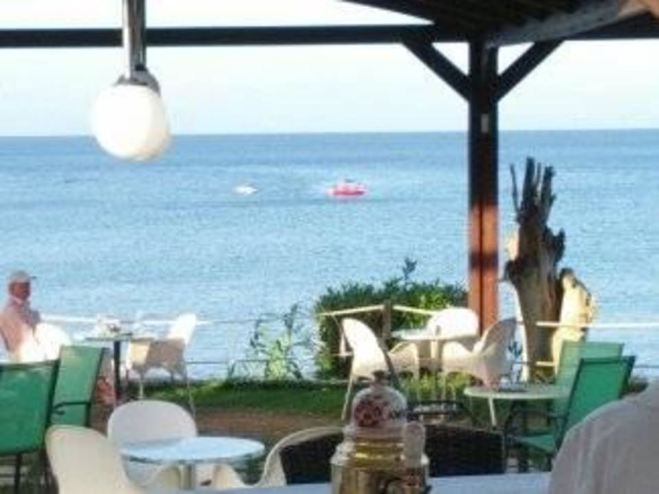 Strandbar, gehört nicht zum Hotel, aber empfohlen! Kresten Palace Hotel