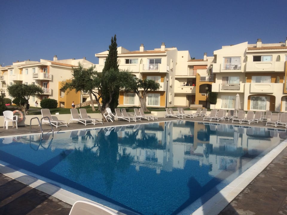 Pool blau punta reina