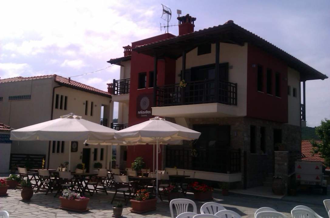 Frühstücken auf dem Marktplatz Guesthouse Helianthus