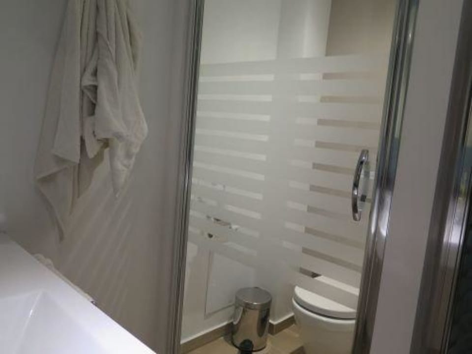 Modern, aber nicht schön oder praktisch.... TUI BLUE Oceanis Beach and Spa Resort