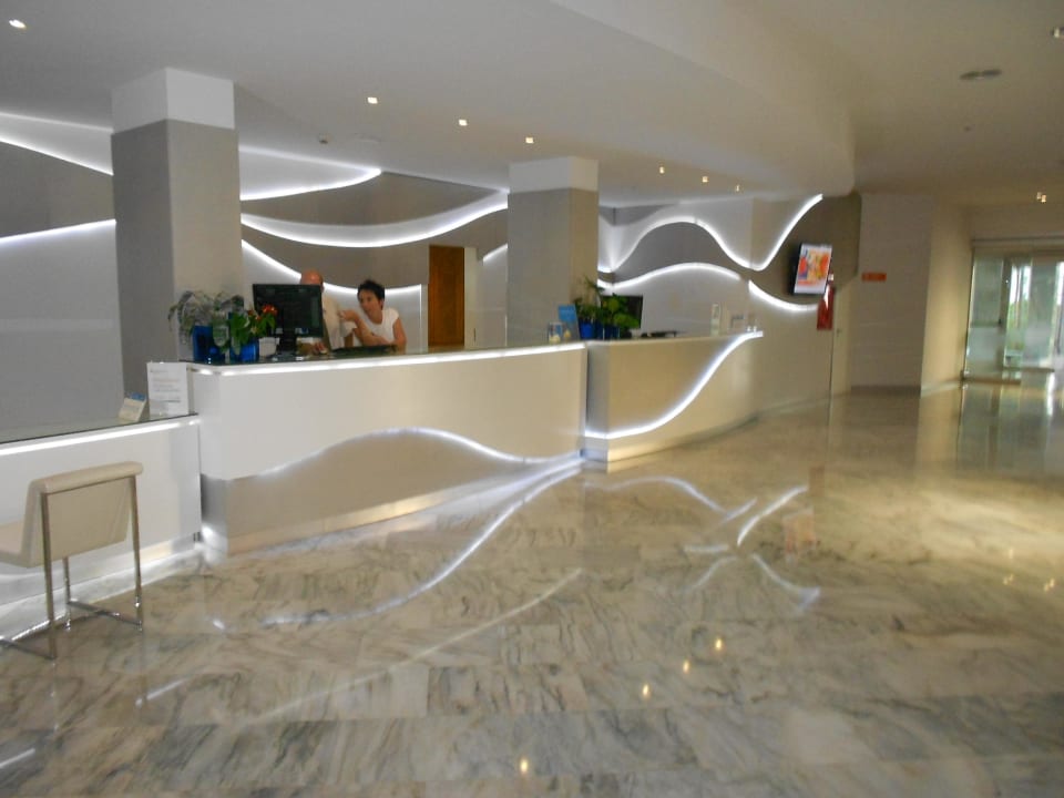 Rezeption Hovima Costa Adeje - For Cool Adults