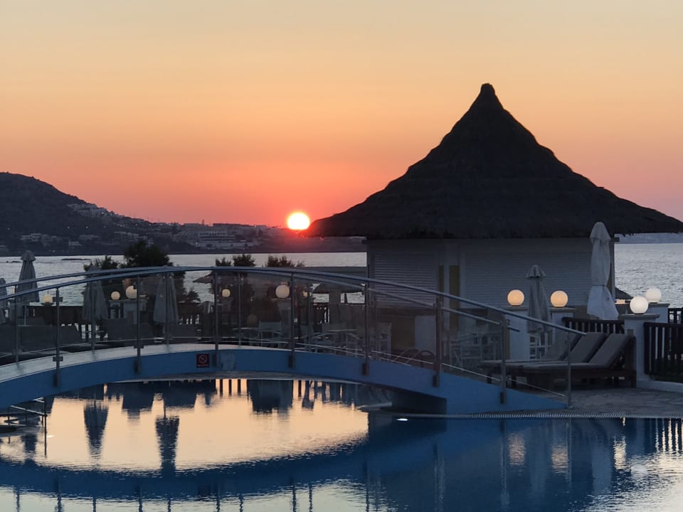 Ausblick Alexander Beach Hotel & Village Resort