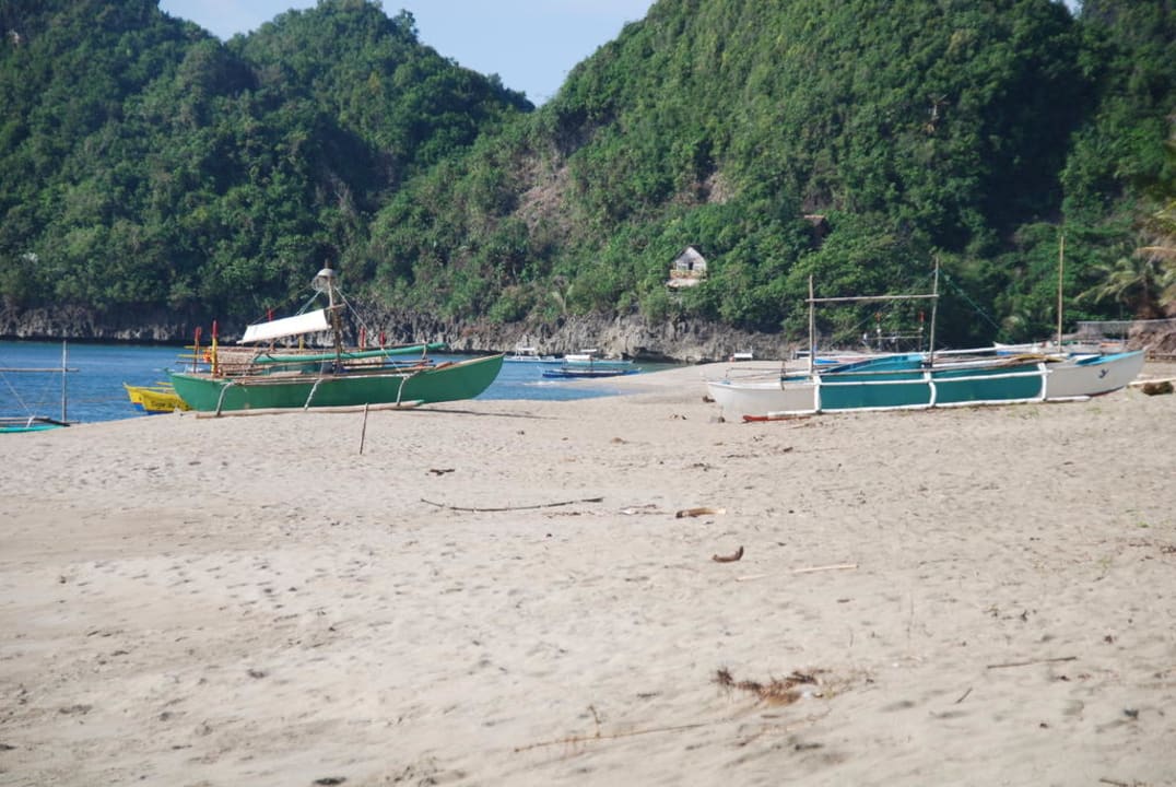 Boote am Strand Takatuka Beach Resort