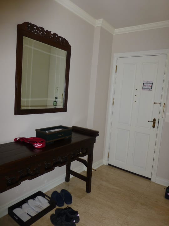 Eingangsflur mit Ablagemöglichkeit Hotel Saladaeng Colonnade