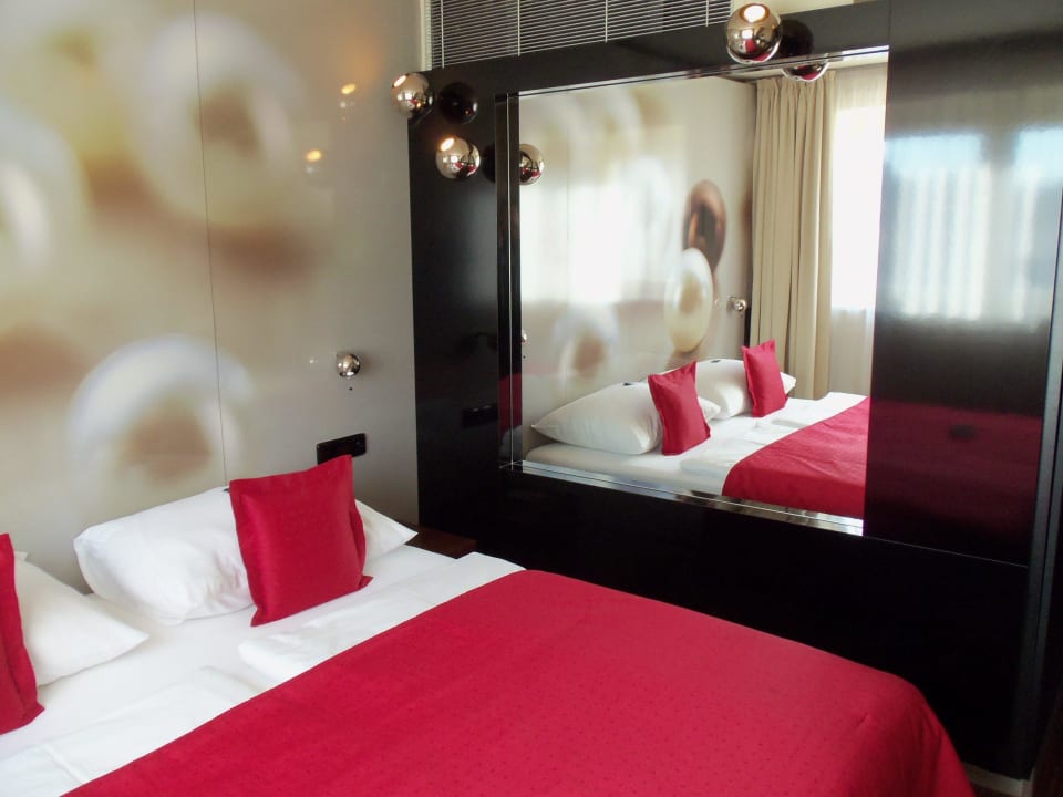 Zimmer 403 Hotel Perla