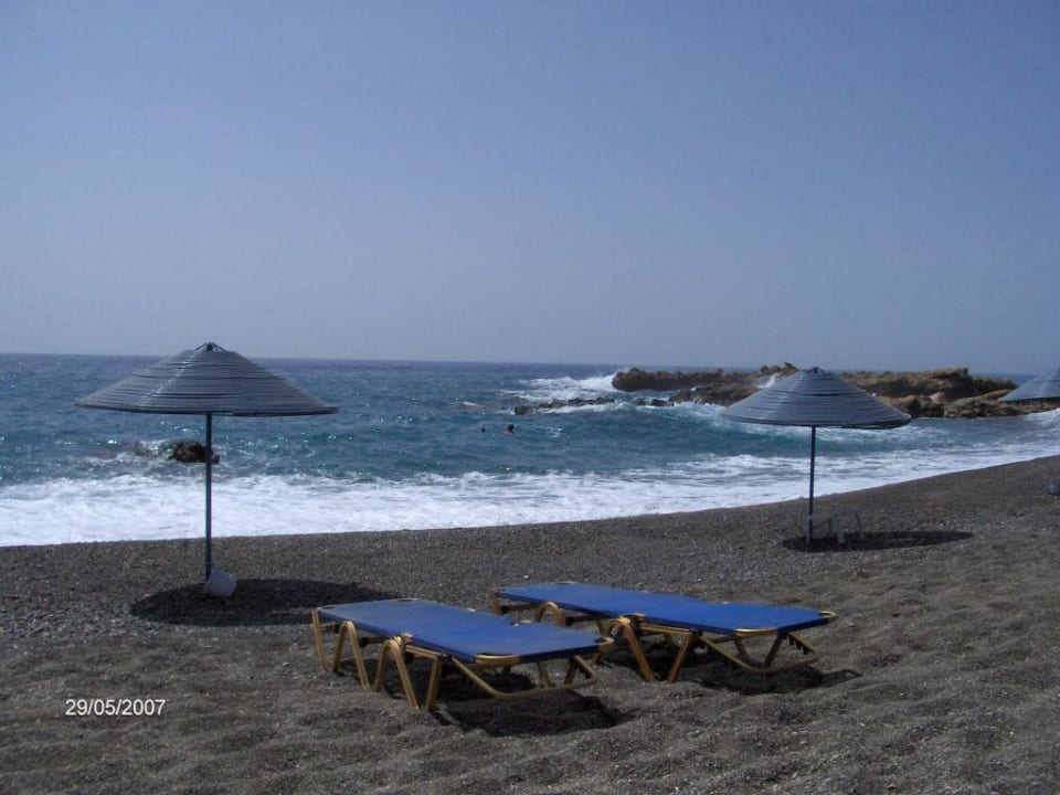 Der Strand am Hotel Hotel Kakkos Bay