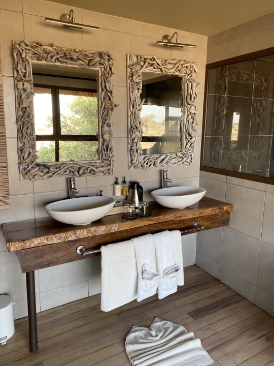 Zimmer Leroo La Tau Lodge