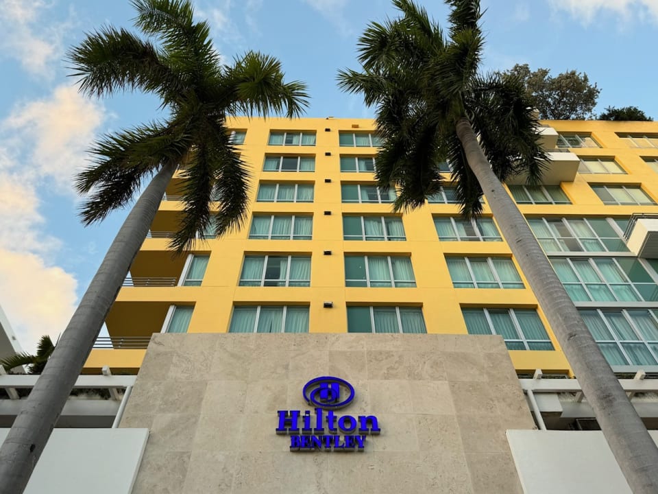 Außenansicht Hilton Bentley Miami South Beach