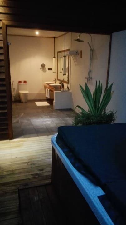 JacuzziVilla 121 - Badezimmer Meeru Maldives Resort Island