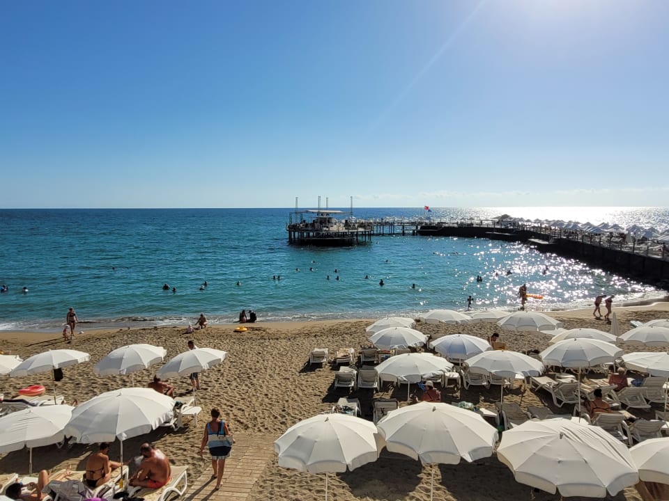 Strand Azura Deluxe Resort & Spa Hotel