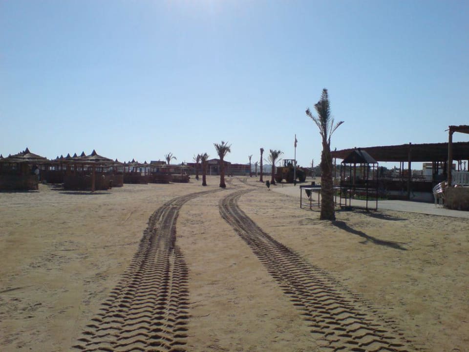 Spuren im Sand Titanic Beach Spa & Aqua Park