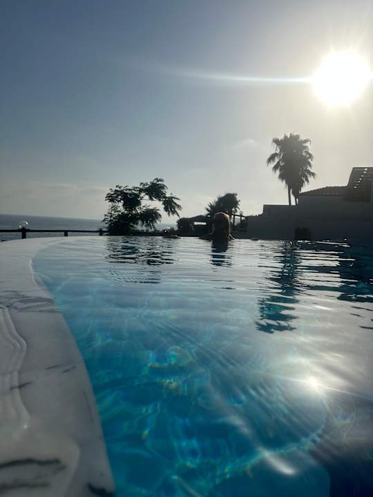 Pool Feniks Priority Hotel