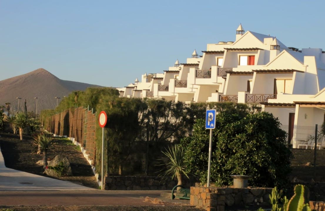 Sicht von der Strandpromenade allsun App.-Hotel Albatros