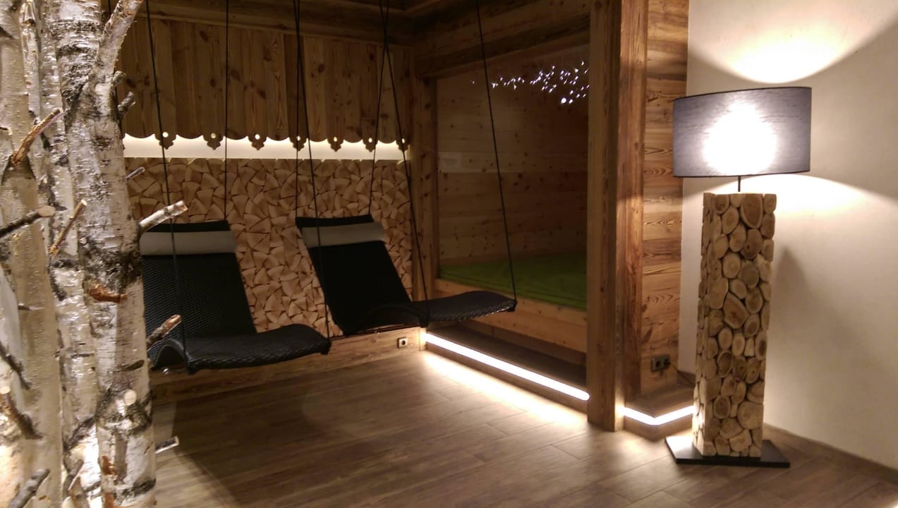 Neu gestalteter Saunabereich Wellnessresort Vier Jahreszeiten