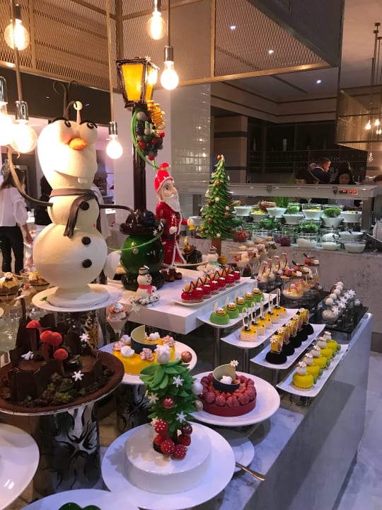 Nur schön Acanthus Cennet Barut Collection