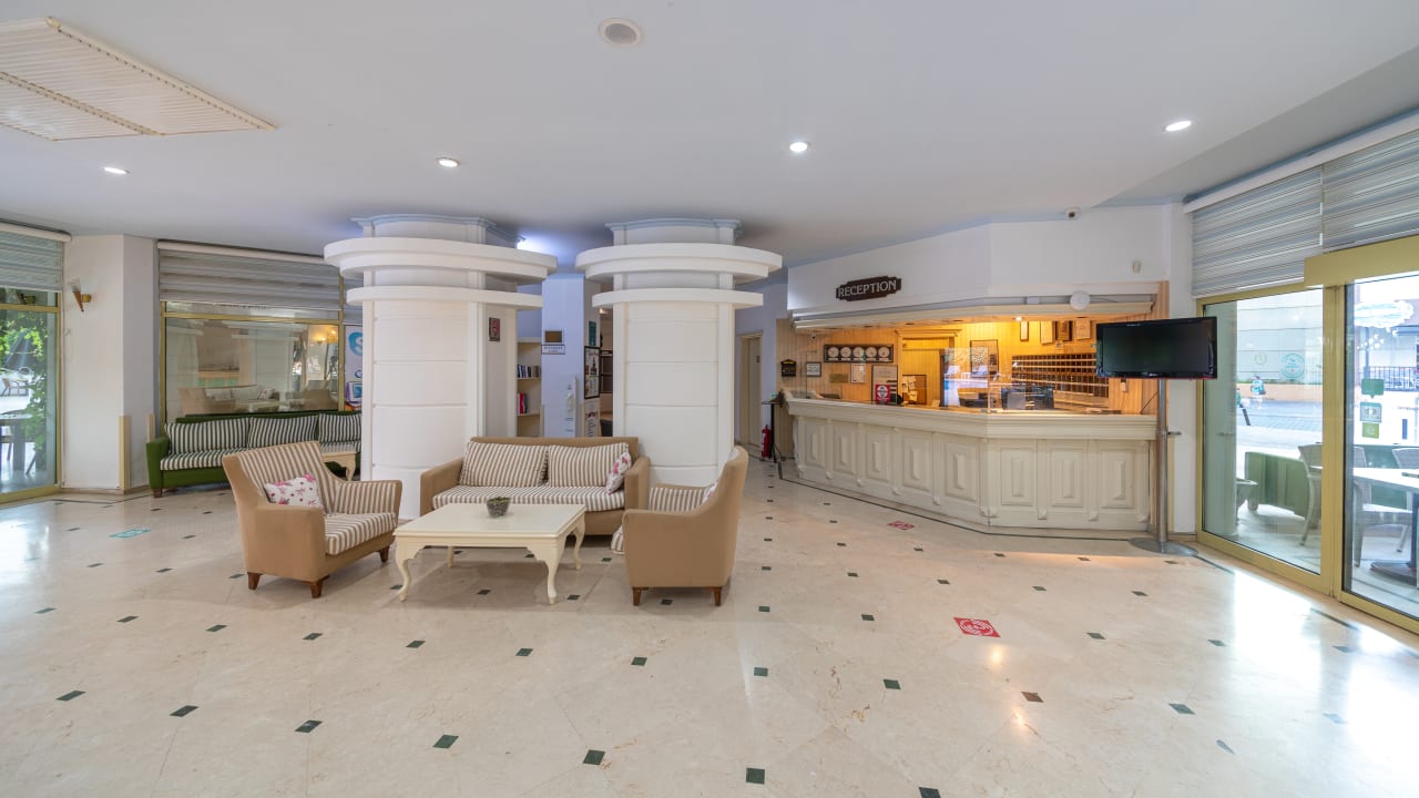 Lobby Hotel Grand Faros