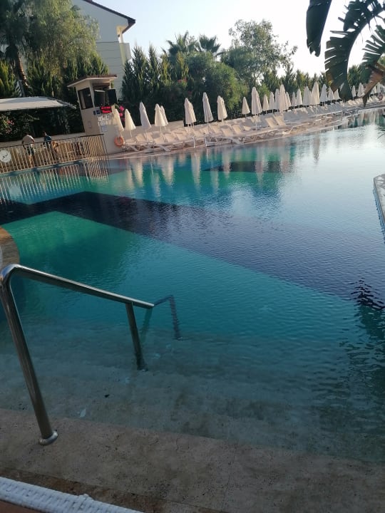 Pool Glamour Resort & Spa