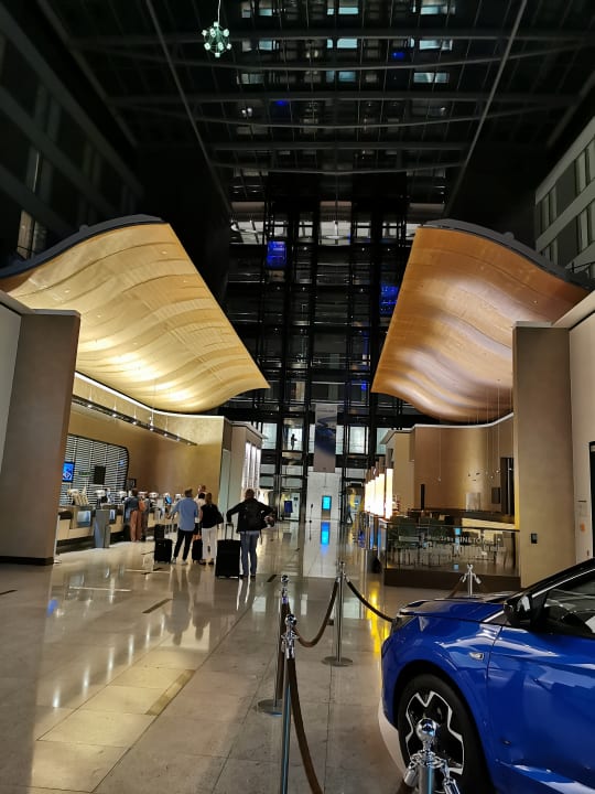 Lobby Hilton Frankfurt Airport