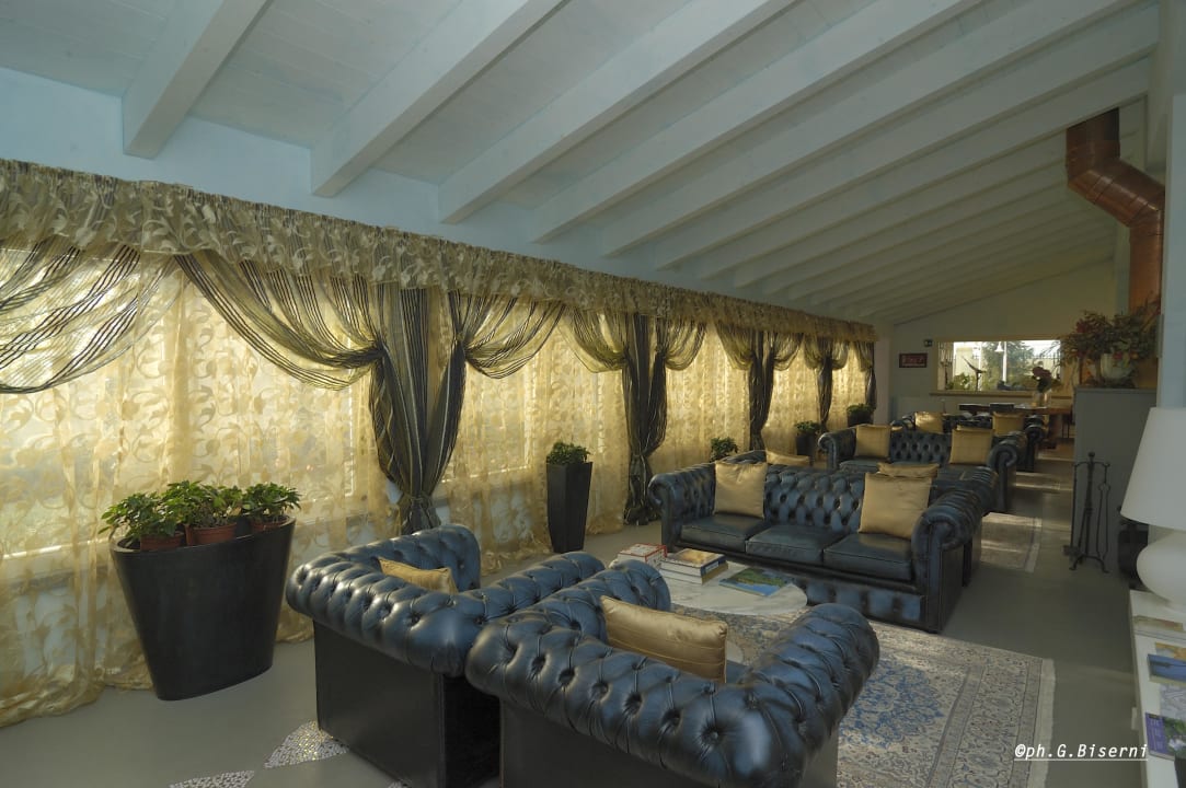 Lounge bar "le Agavi" Relais Villa Roncuzzi