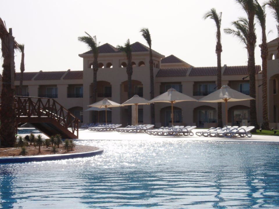 Pool beim Haupthaus Cleopatra Luxury Resort Makadi Bay