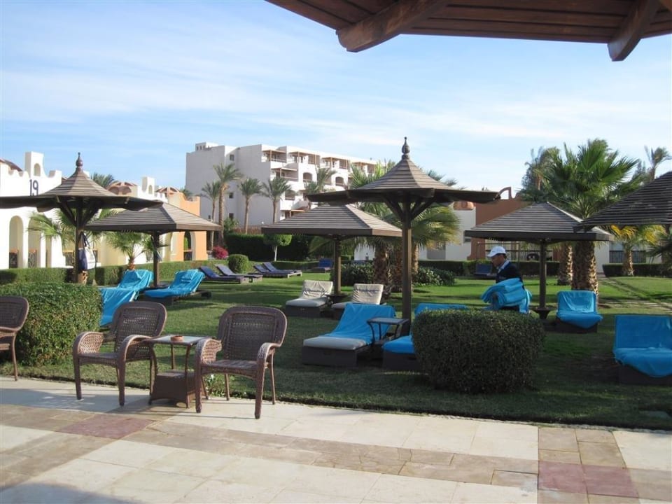 Liegewiese am VIP Pool SUNRISE Royal Makadi Resort