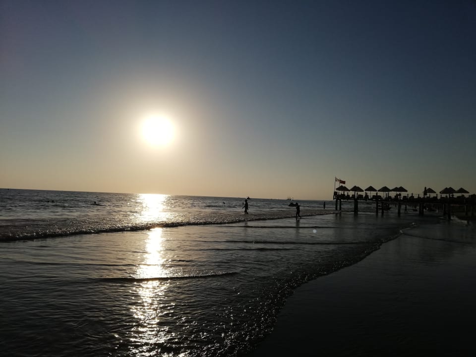 Strand Hotel Terrace Beach Resort