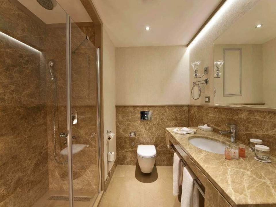 Bathroom Ramada Hotel Istanbul Asia