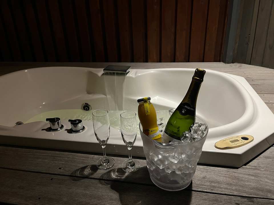 Zimmer Kuredu Island Resort & Spa