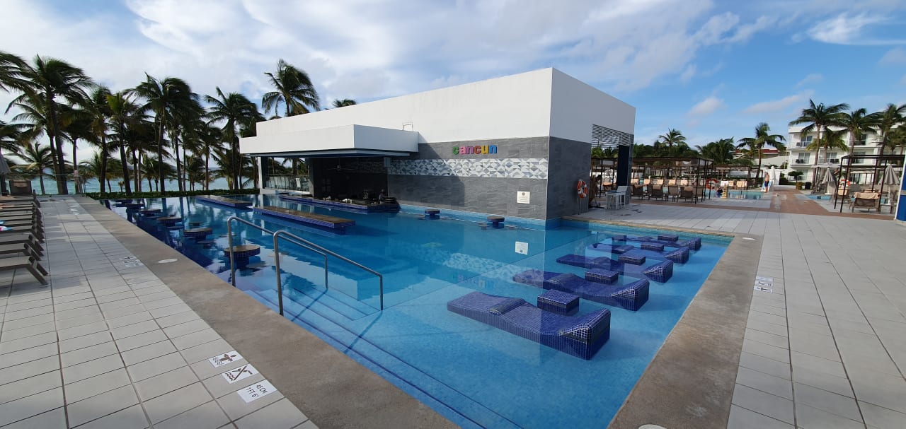 Pool Hotel Riu Palace Riviera Maya