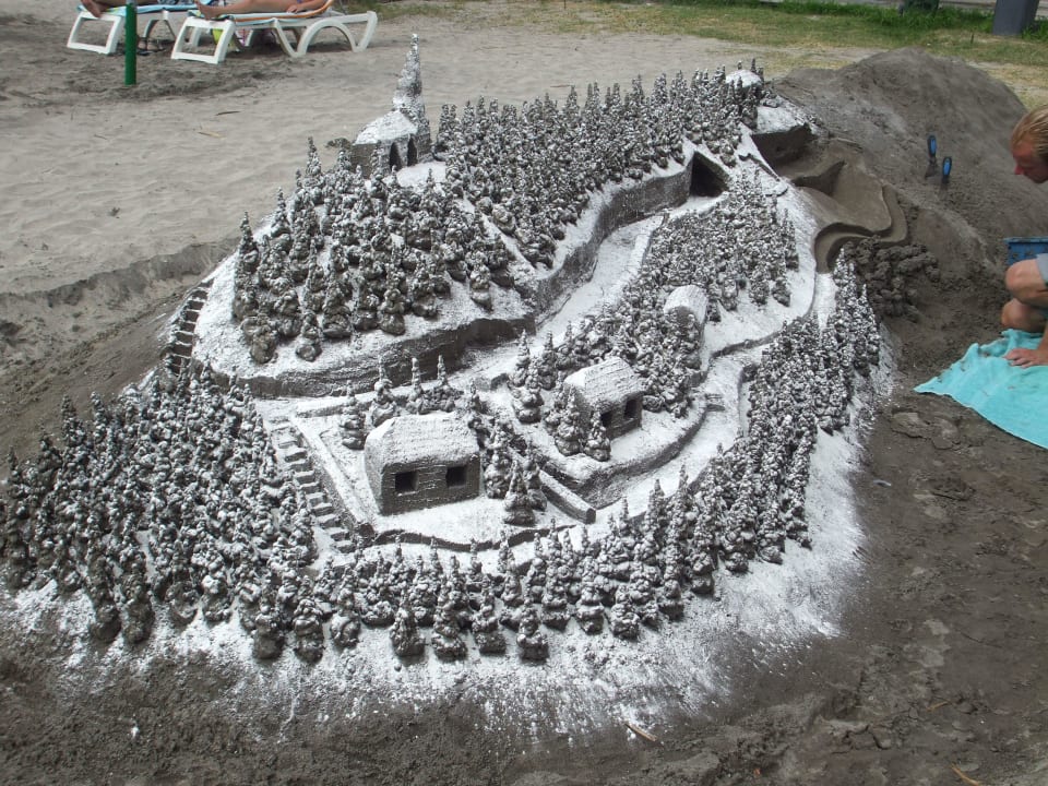 Kunstwerk HOVIMA La Pinta Beachfront Family Hotel