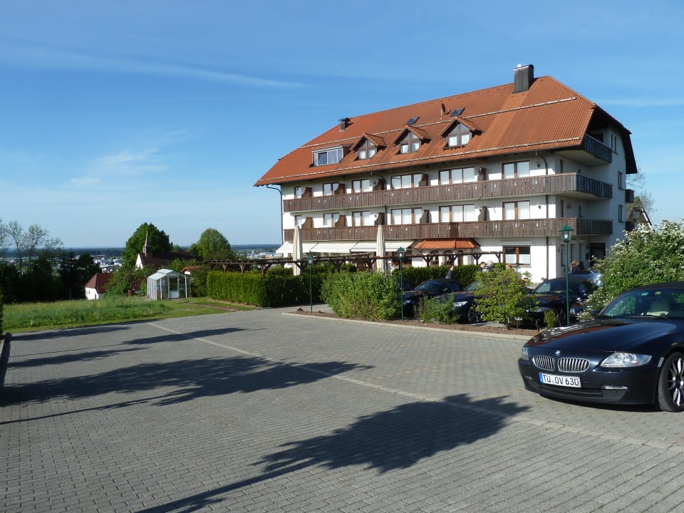 Das Hotel vom Parkplatz aus Hotel Drei Könige