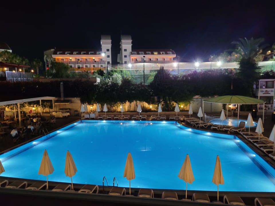 Pool Side Aquamarin Resort & Spa