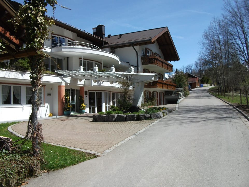 Vor dem Hotel Ringhotel Nebelhornblick