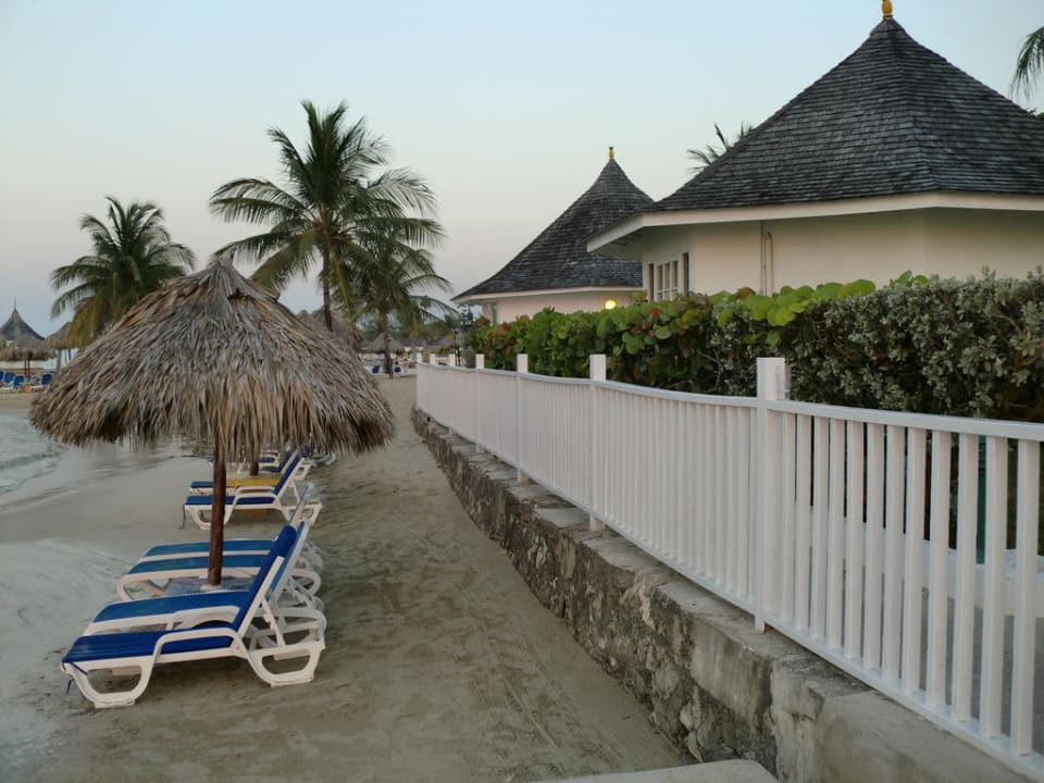 Ein Strandbild Grand Muthu Club Caribbean Runaway Bay