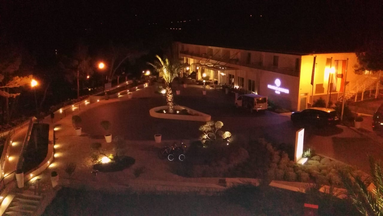 Von unserem Balkon... abends Valamar Sanfior Hotel & Casa