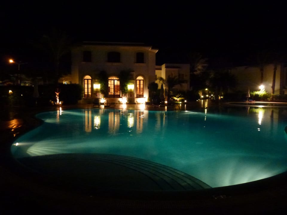 Blick auf die alte Rezeption und Relax-Pool  JAZ Fanara Resort