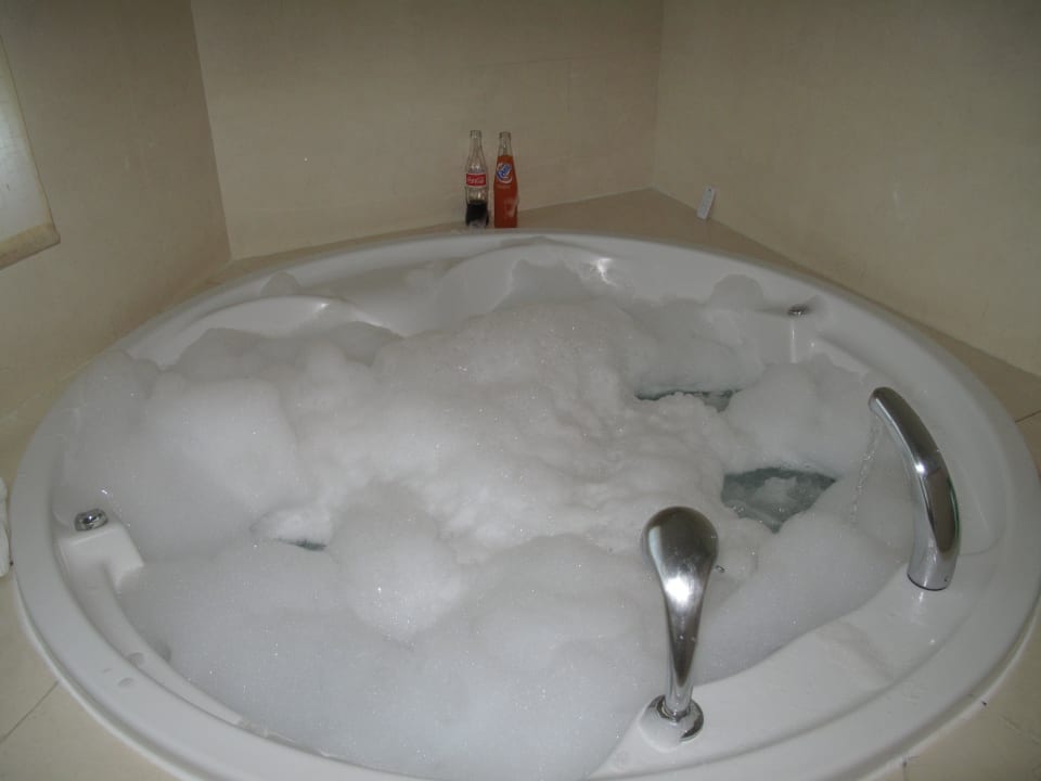Whirlpool im Badezimmer Hotel Grand Palladium Palace Resort, Spa & Casino