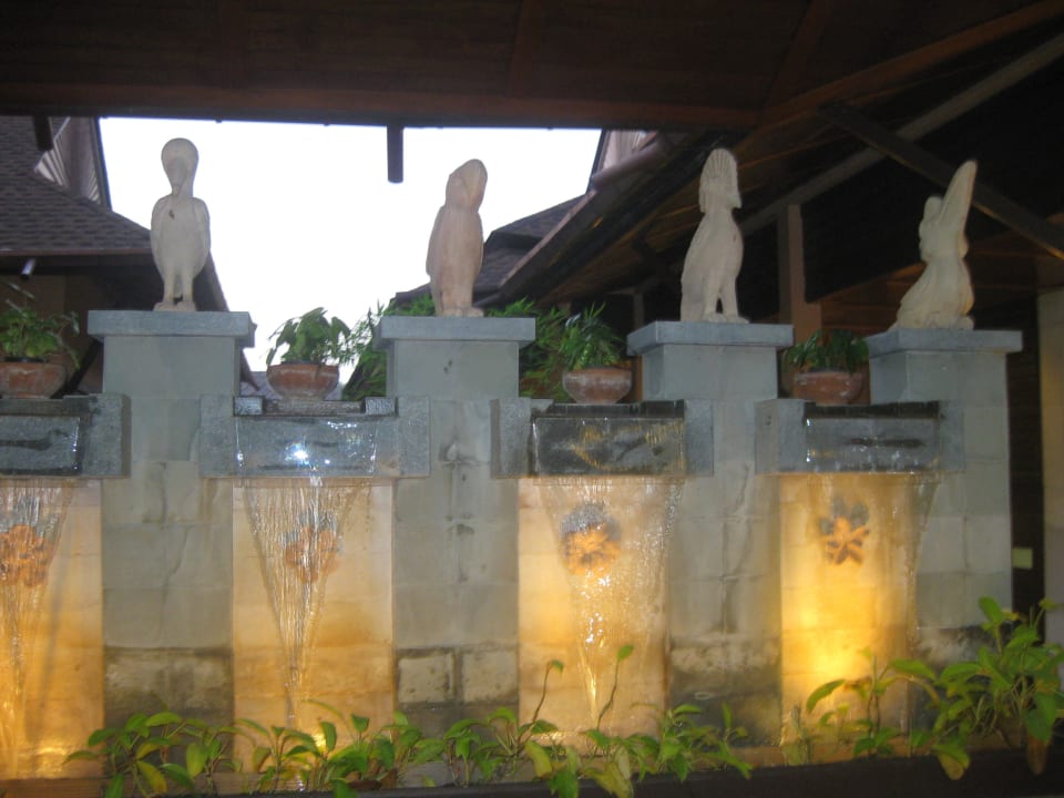 Brunnen im Eingangsbereich Khao Lak Merlin Resort