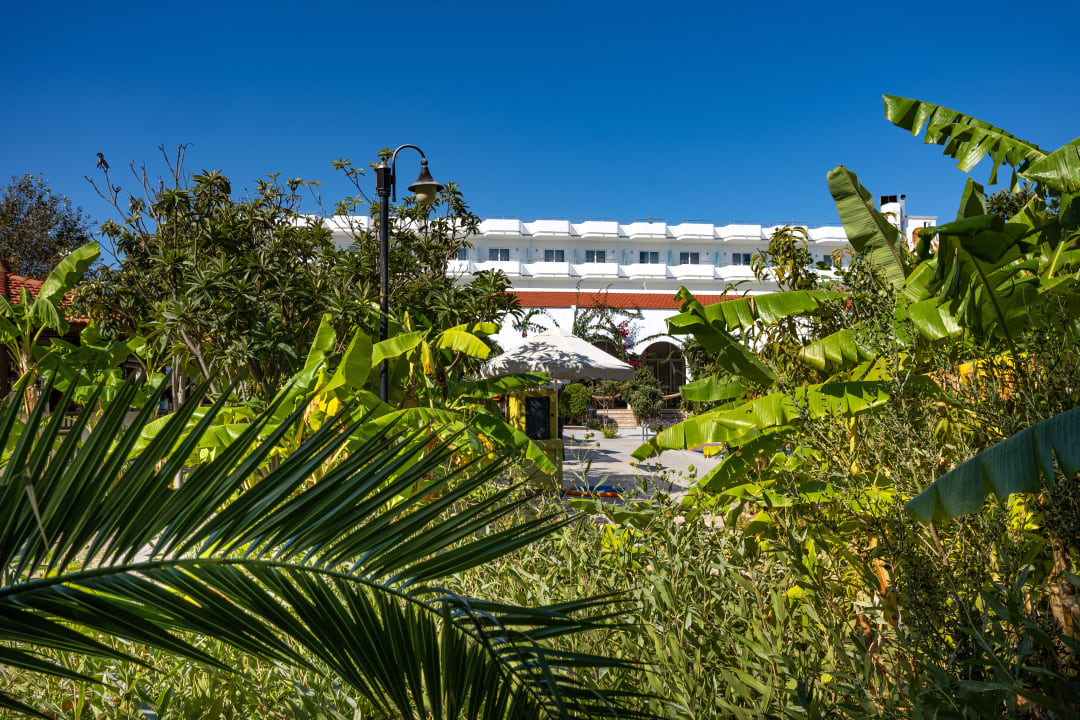 Außenansicht Irene Palace Beach Resort