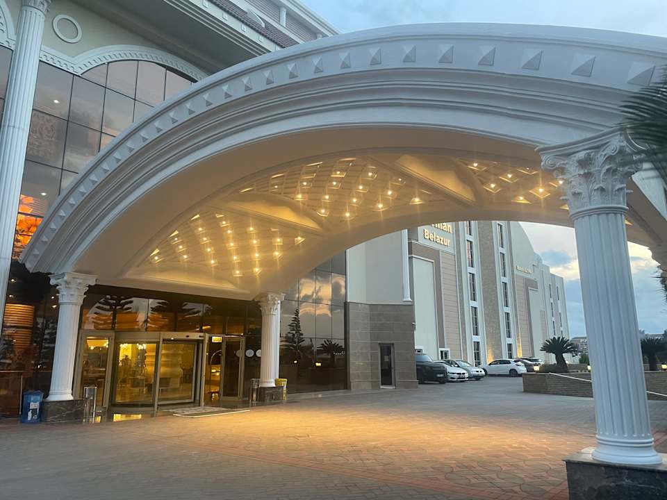 Außenansicht Kirman Belazur Resort & Spa