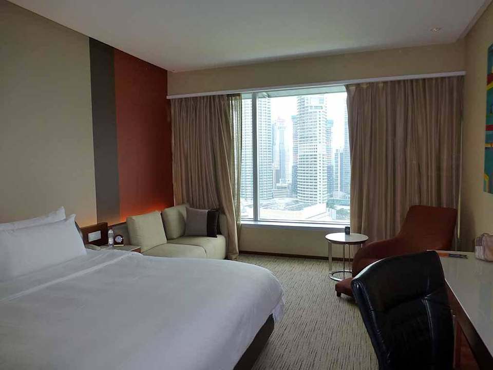 Zimmer mit Blick auf die Petronas Hotel Traders Kuala Lumpur