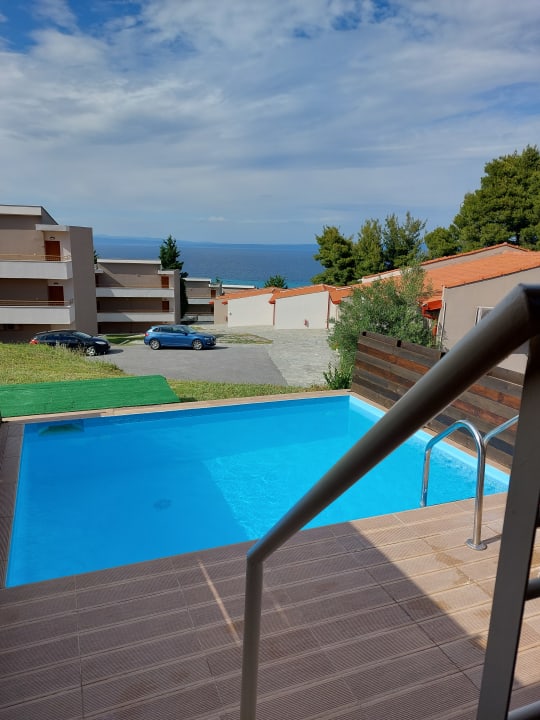 Pool Alia Palace