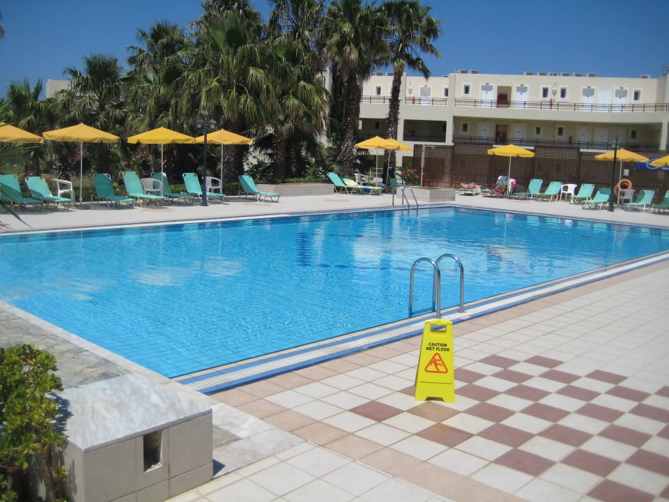 Poolanlage Teilansicht Delfina Tropic Beach