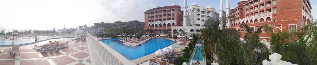 Außenansicht Royal Taj Mahal Hotel