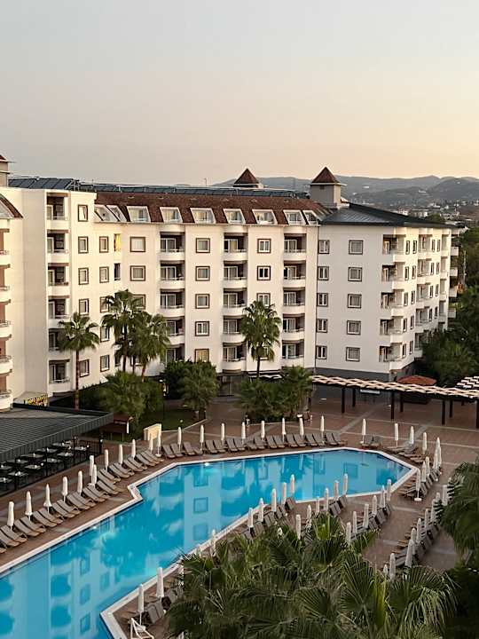 Außenansicht Hotel Royal Garden Beach
