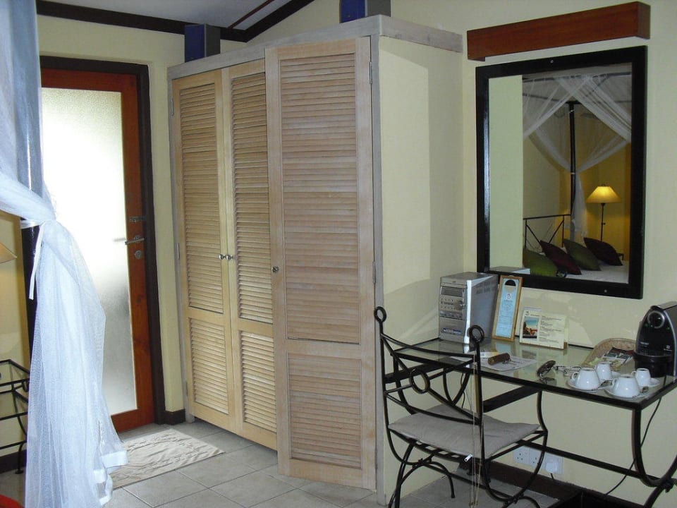 Zimmer Strandbungalow Kuredu Island Resort & Spa