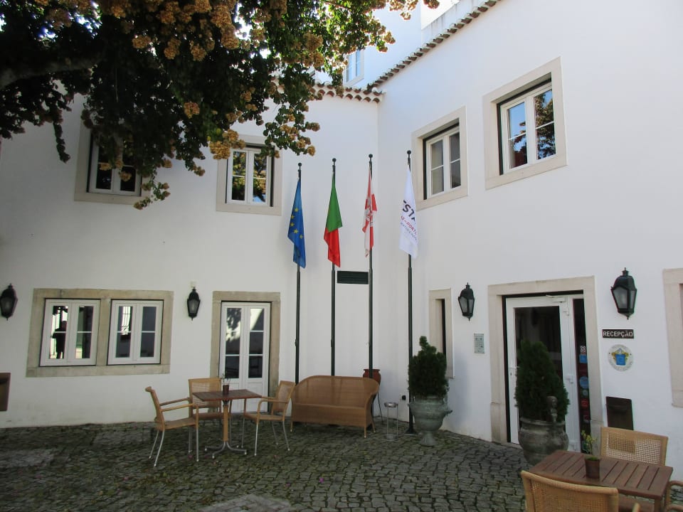 Eingang zur Pousada Pousada Ourém