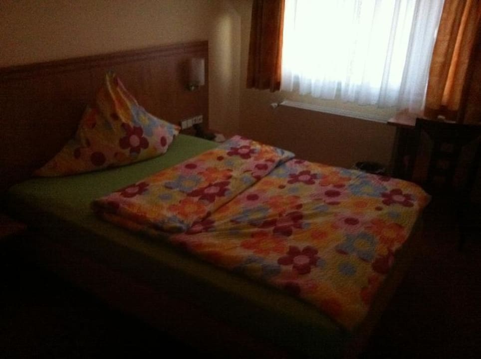 Einzelzimmer Bett Hotel Bolzenbacher Hof